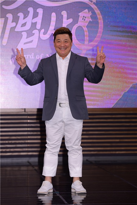 《奥地的魔法师》发布会 Niel帅气出席 分享最辛苦的瞬间