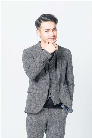 文松登《笑声传奇》造型酷似王凯