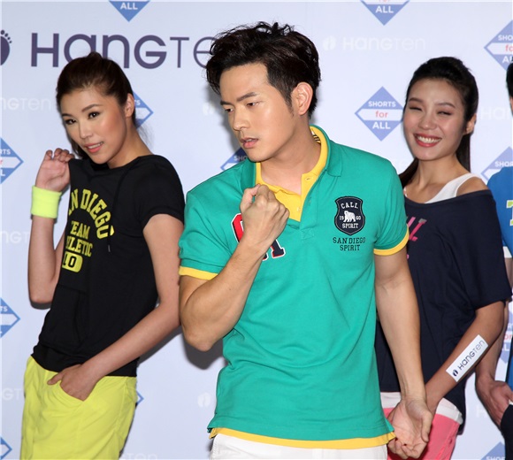 宥胜扮店长关怀弱势人群 呼吁大家多做公益