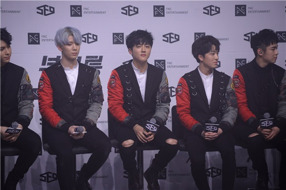 SF9举办回归ShowCase