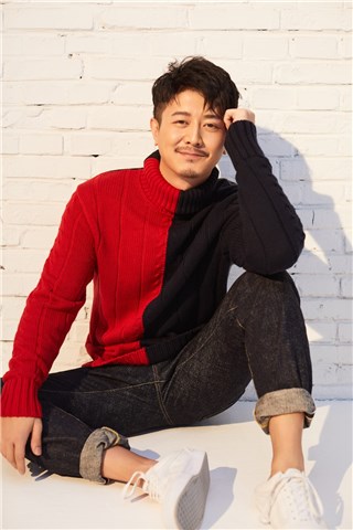 阿楠秋日温暖系写真曝光 气质演绎随性慵懒风