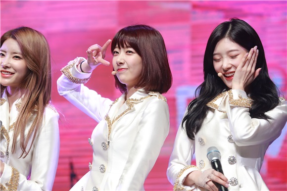 女团DIA举行Fanclub创团式Fanmeeting媒体见面会
