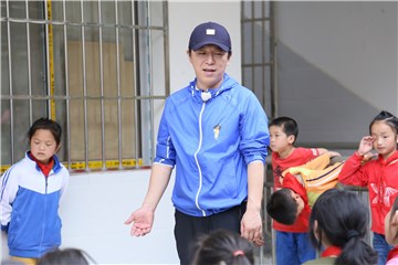 黄渤教孩子跳舞