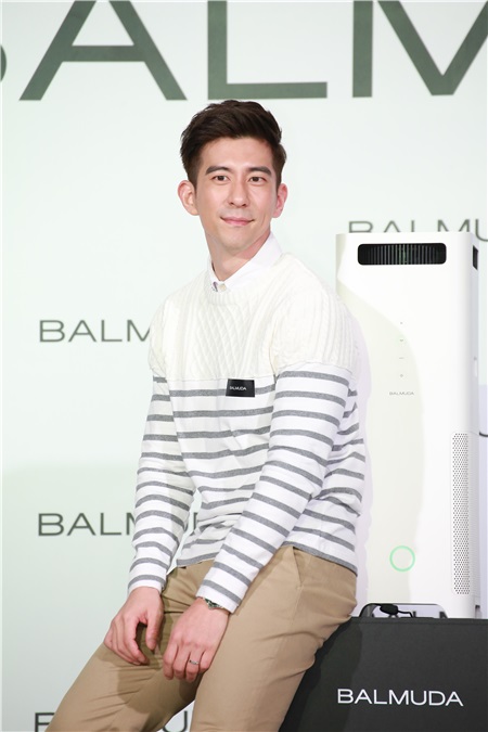 〈Yes台北现场〉修杰楷爆老婆吃甜食胖六公斤 咘咘亲贾静雯肚皮找妹妹