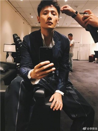 猫界的李荣浩爆红 网友笑翻说：根本就是李荣浩