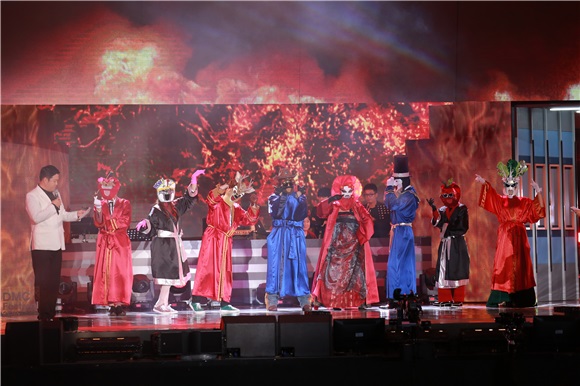 2016 DMC FESTIVAL《假面歌王》举行舞台 李在恩、Dana、金九拉、KCM等出席