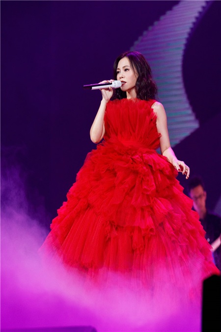 金曲歌后小巨蛋华丽开唱 彭佳慧完美演唱回顾音乐奋斗史