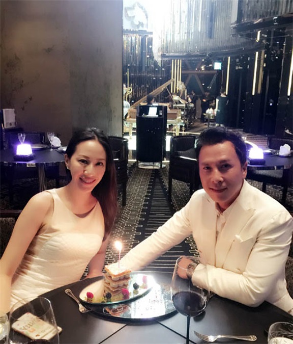 甄子丹提前准备惊喜玫瑰送汪诗诗共度结婚13周年纪念日