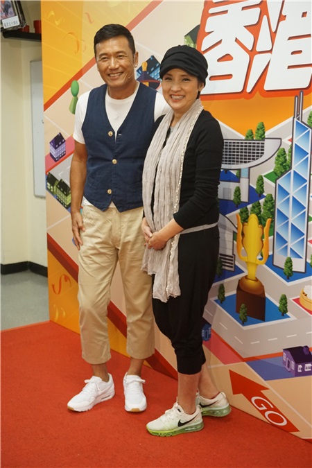 谭咏麟、苗侨伟、戚美珍等为好友曾志伟的游戏节目《我爱香港》担任嘉宾