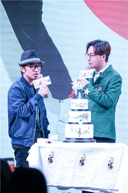 刘维「因维有你」生日会王祖蓝现身送惊喜