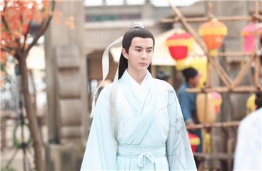 於朦胧颜值能打演技线上，“佛系”许仙胸怀大义虐哭众人