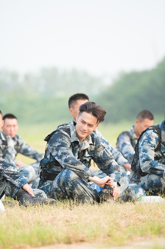 蒋劲夫新兵发言数度哽咽 痛心自己没有保护家人的能力