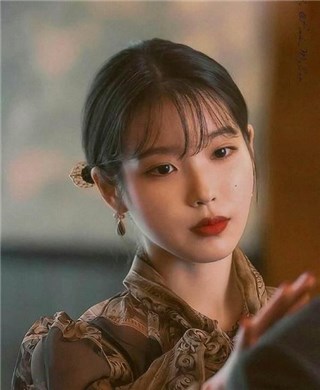 人美心善！IU为贫困学生捐款60万 帮助提供生活费学费