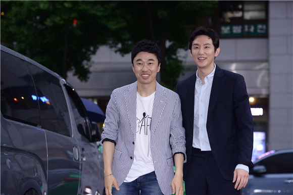 李宝英、李尚允、权律等出席SBS电视剧《悄悄话》终放宴