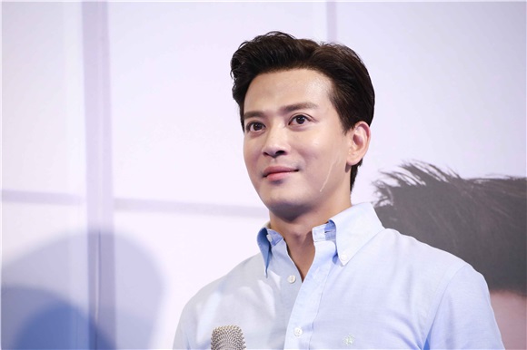 陈晓出席护肤品活动