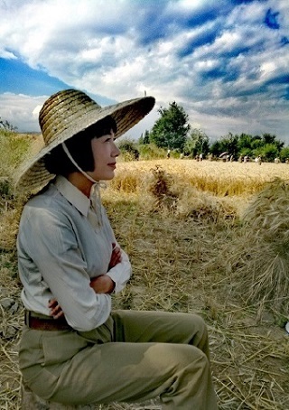 《花儿与远方》火热拍摄中 蒋雯丽变身「麦田里的守望者」