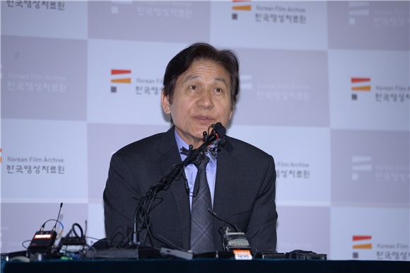 〈Yes首尔现场〉安圣基纪念出道60周年 张东健等到场祝贺