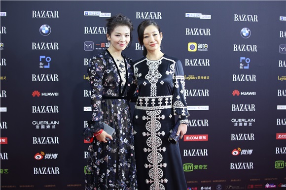 2017芭莎明星慈善夜在京盛大举行 数百位明星共用盛宴