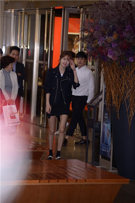 〈Yes首尔现场〉李枖原短裙打扮秀长腿  满满少女感气质简直赞