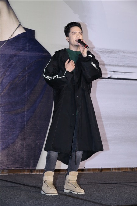 J.SHEON、宋念宇、宫阁出席J.SHEON媒体见面会