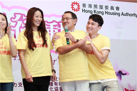 刘丹、杨思琪、滕丽名和冯盈盈等出席母亲节活动