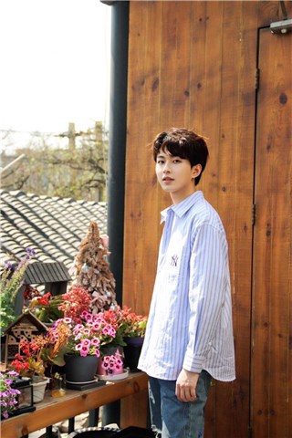 李歌洋释全新写真 清爽迎初夏