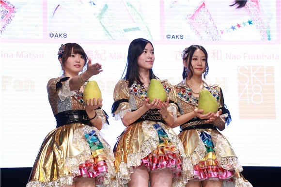 SKE48成员松井珠理奈、矢方美纪、古畑奈和媒体见面会