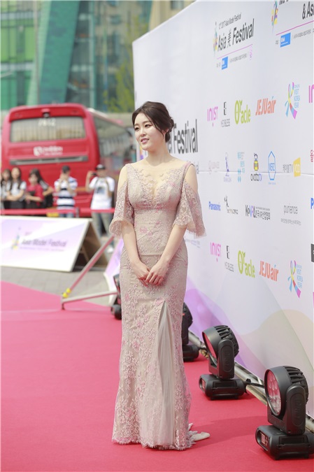 男性杂志MAXIM颁奖典礼《MAXIM K-MODEL AWARDS》 筱崎爱、男团Block B、Brave Girls、曹世镐等出席