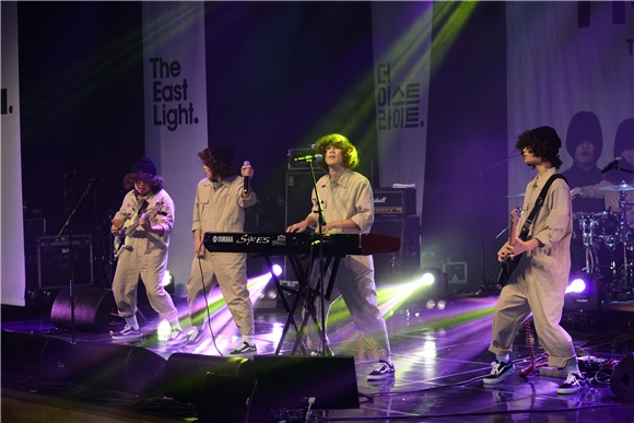 新人男乐团The EastLigh