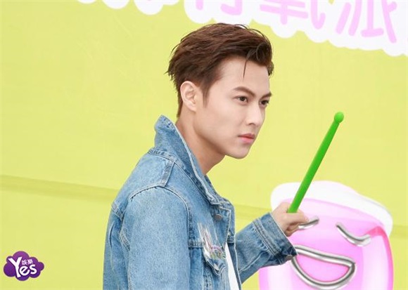 〈Yes台北现场〉王子邱胜翊任品牌活动大使 与上百民众齐跳有氧舞