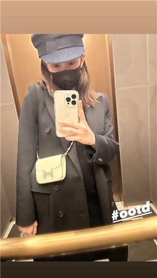 昆凌三胎官宣首露正面素颜照  脸色红润孕肚明显