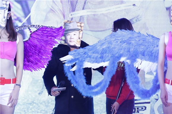 《喜剧人》拍电影 郭德纲笑侃:给了好多钱