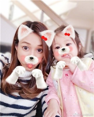 钟嘉欣被曝怀二胎 粉丝留言祝福:恭喜嘉欣BB