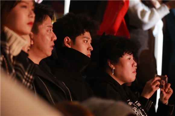JYJ成员金举办了退伍后首个亚洲巡回演唱会