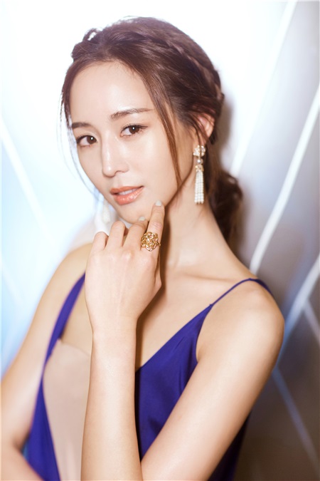张钧甯获「年度美丽偶像」大奖 称:美丽就是勇於做自己