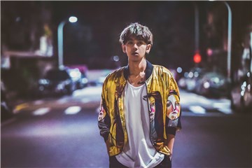 鼓鼓吕思纬“斗胆”力邀万芳合唱《先得方》 被《摇篮曲》逼哭