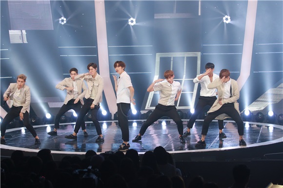 SBS音乐节目《THE SHOW》 SPICA、9MUSES A、I.O.I等带来精彩舞台