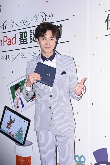 谢佳见出席平板体验活动与粉丝同乐