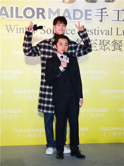 曾志伟、王祖蓝、邓萃雯等出席手工艺创作有限公司冬至聚餐