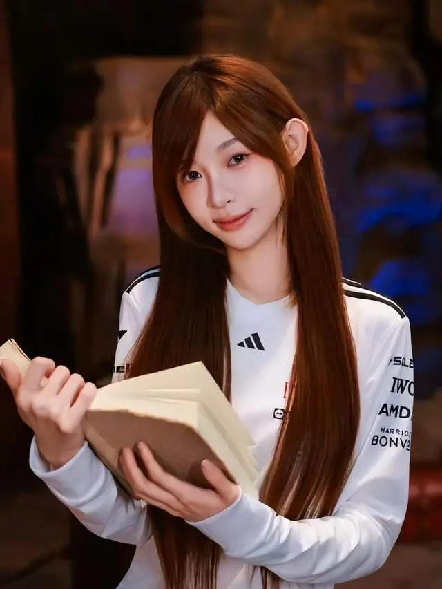 网红痞幼自曝“妈妈臀”吸脂 术后体重增加引热议
