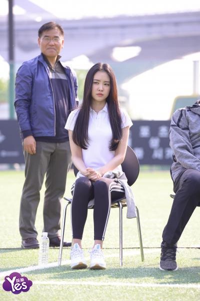 〈Yes 首尔现场〉Apink孙娜恩参加Adidas公益活动 一身运动劲装打篮球