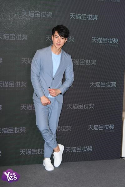 〈Yes 上海现场〉吴尊透露保养心得注重眼部护肤 称太太平时不常化妆