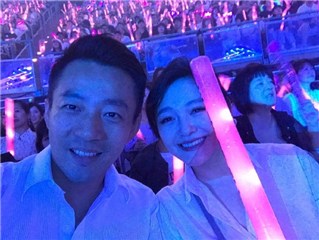 汪小菲与大S狗粮撒不完 今天看周杰伦演唱会甜蜜度过纪念日