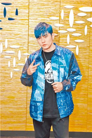 周董华仔老萧接力唱 云端献声医护