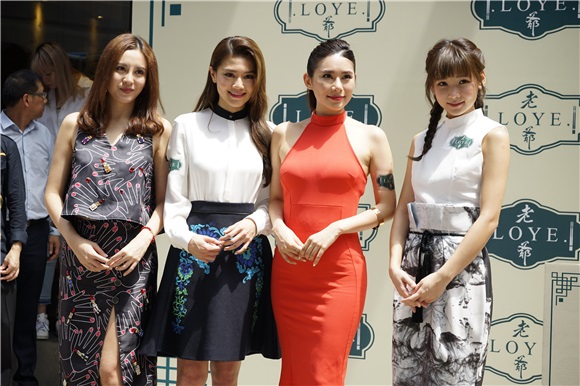周秀娜、雨侨、简淑儿及唐贝诗出席餐厅开幕活动