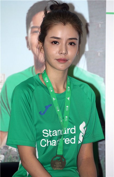 李毓芬、陈金锋出席「2017台北渣打公益马拉松」启动记者会