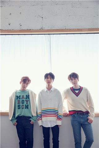 SUPER JUNIOR-K.R.Y.首张迷你专辑《我们的青涩季节 (When We Were Us)》摘得Hanteo Chart专辑周榜桂冠！
