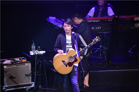 日本男星藤木直人来台举办个人演唱会与歌迷相见