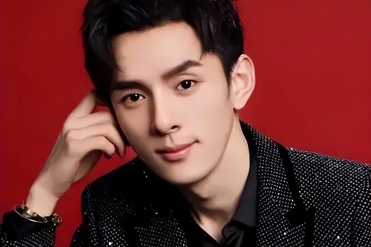 李佳琦直播回应 “疑似有个孩子” 传闻：疯了，中秋节的事情现在才搞