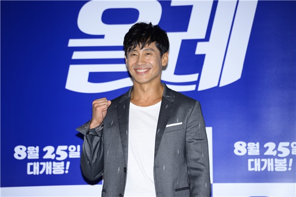 《偶来》媒体试映会:申河均、吴满锡与朴熙顺 三个男人一台戏